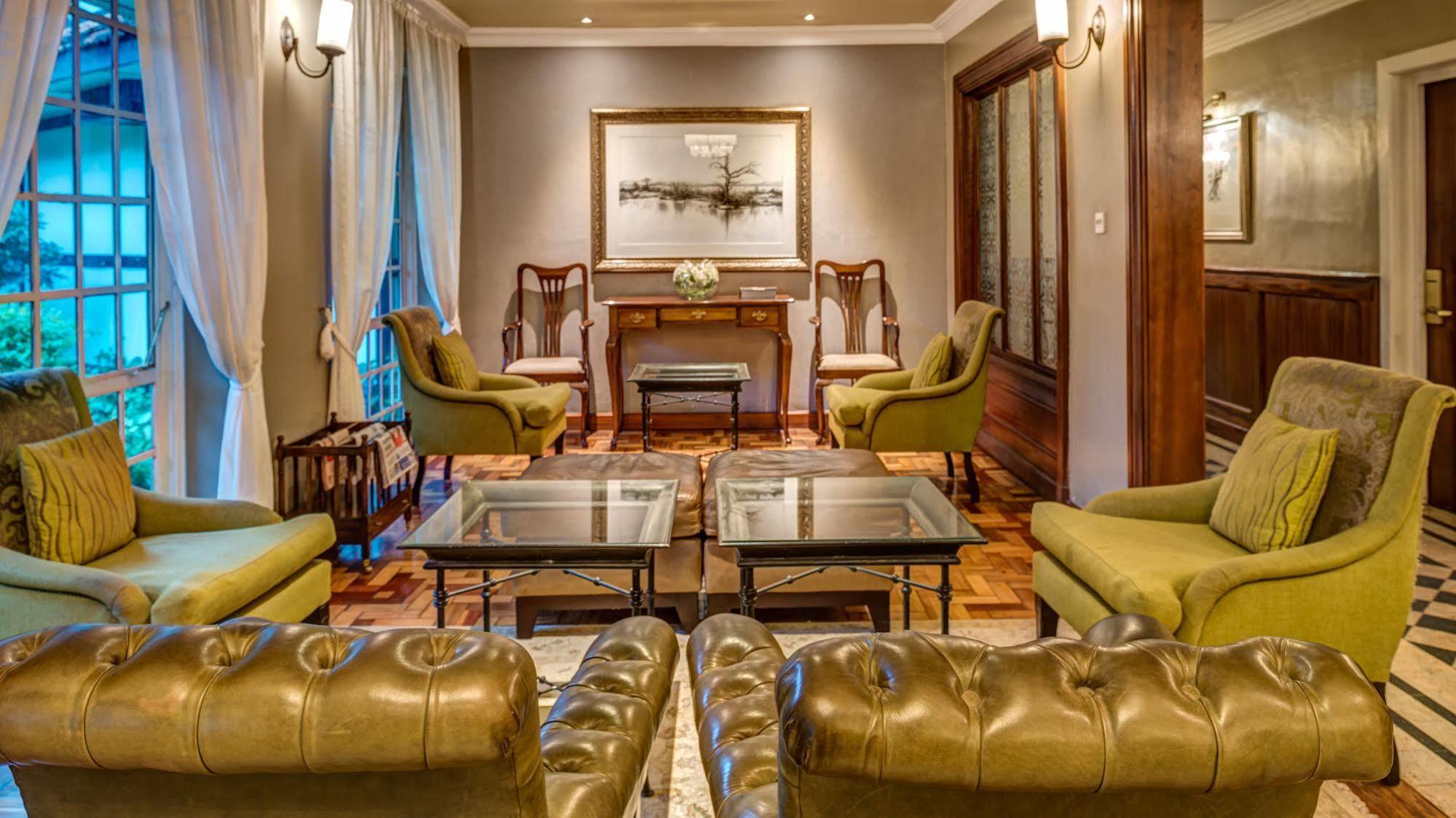 Southern Sun Mayfair Найроби Екстериор снимка