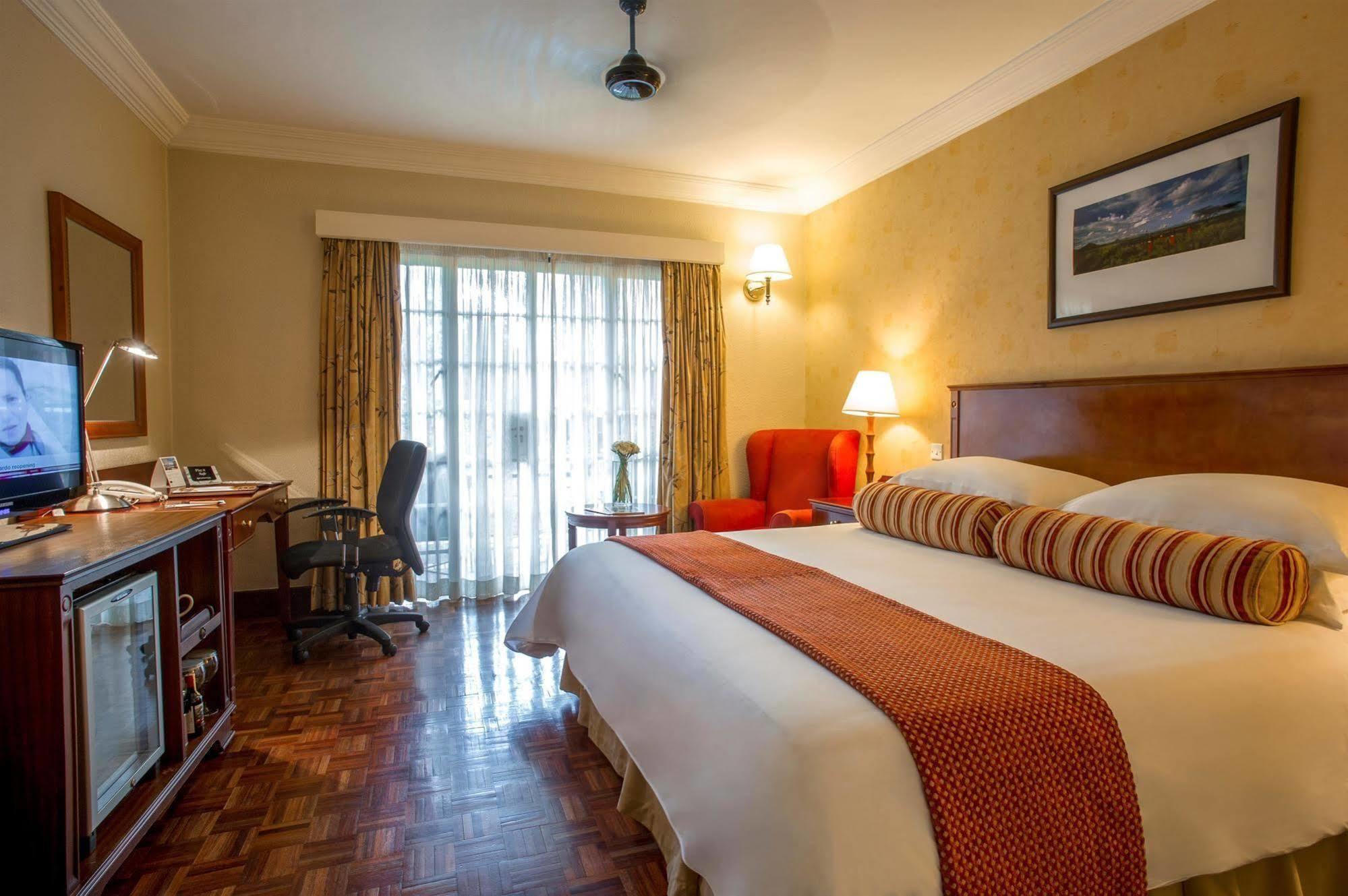 Southern Sun Mayfair Найроби Екстериор снимка