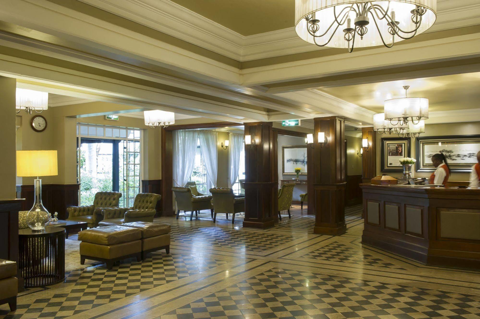 Southern Sun Mayfair Найроби Екстериор снимка